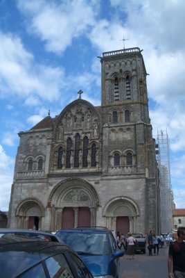 Vezelay facade